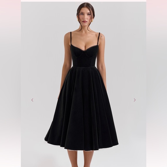 House of CB Dresses & Skirts - House Of CB Mademoiselle Velvet Midi Dress